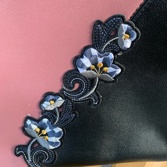 Purse 👛 👛❤️👛 - Picture 2 of 4